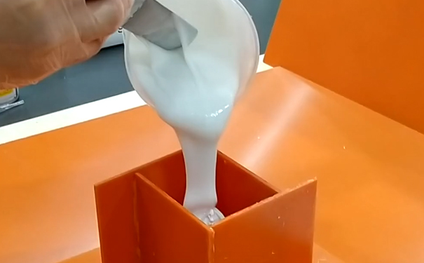 模具硅橡膠灌模時間是什么？